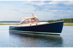 Spirit-of-Tradition Motor Yacht: 38' Shelter Island Runabout.